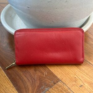 Cuyana Zip Wallet leather cherry red